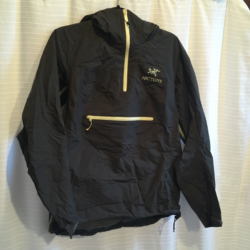 Arcteryx Lightweight Gore-Tex Pullover Raincoat